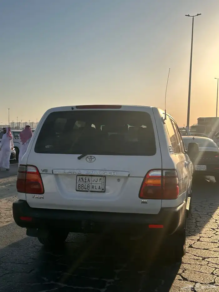 جيب لاند كروزر 2001 2