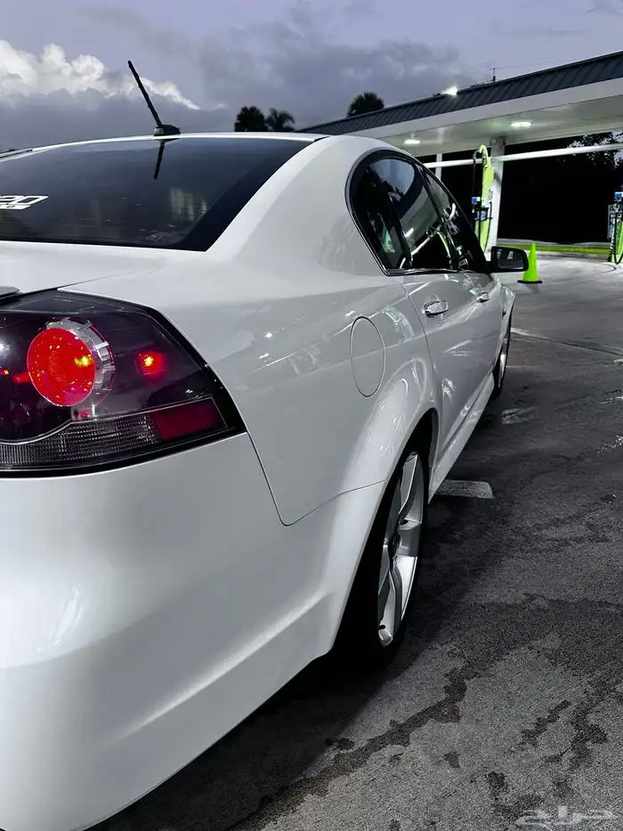 بونتياك g8 2009 18