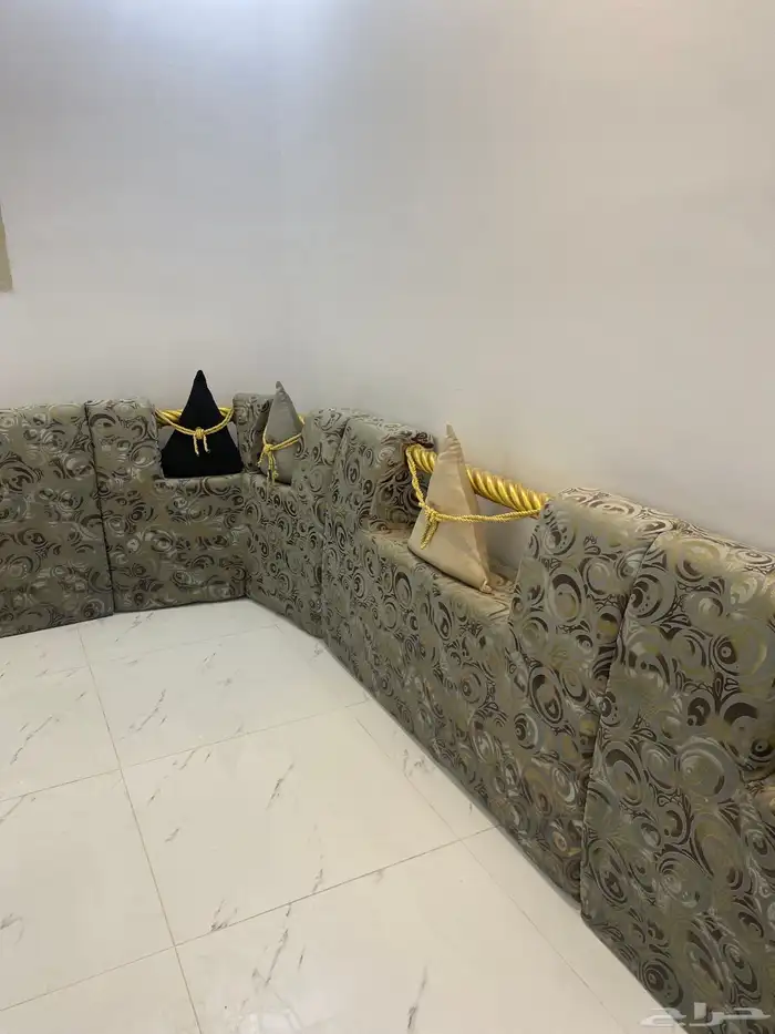 للبيع كنب ثلاث زوايا 0