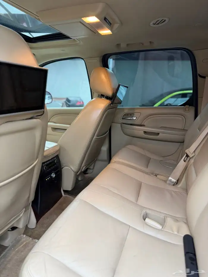 كاديلاك اسكاليدا 10