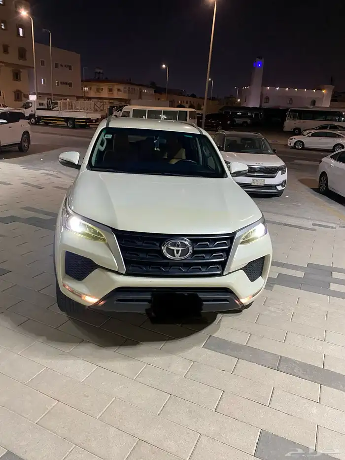 تويوتا فورتشنر 2022 GX مع دبل (4 سلندر) 4