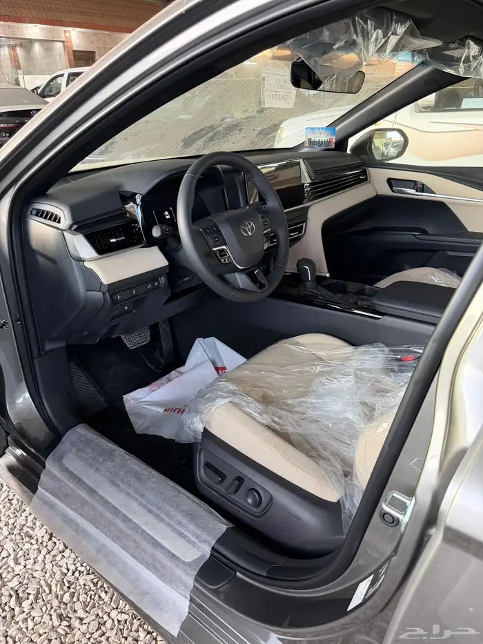 كامري 2025 LE تيتانيوم 2