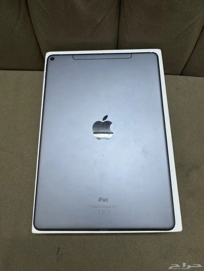 للبيع ايباد اير 3 اللون فضي بذاكرة 256 قيقا يدعم شريحه 3