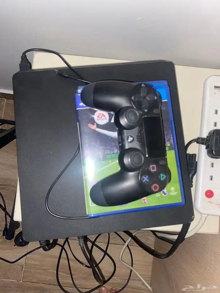 سوني 4 وفيفا 25 مع شريطين ويد 0