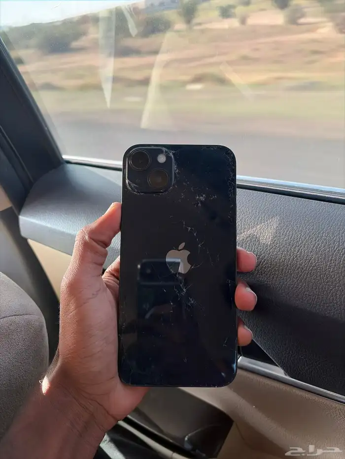 ايفون 14 للبيع بطاريه 80 ما انفك مع الكرتون فيه كسر فالخلف 1