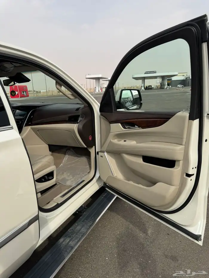 كاديلاك اسكاليد 2015 13