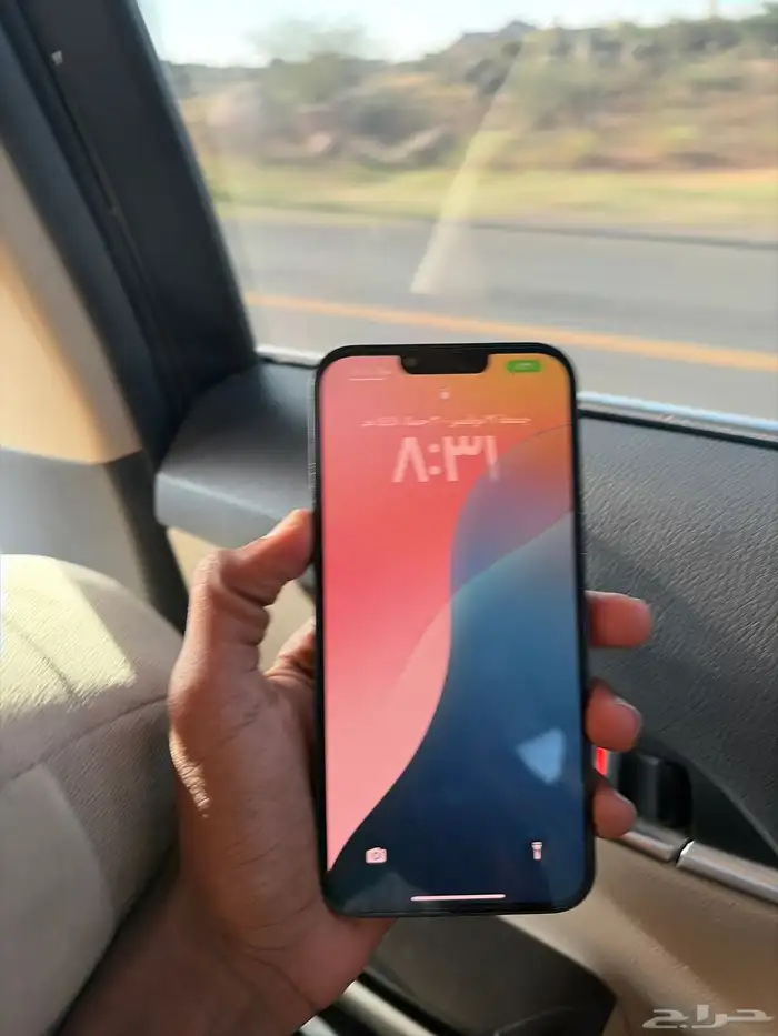 ايفون 14 للبيع بطاريه 80 ما انفك مع الكرتون فيه كسر فالخلف 0