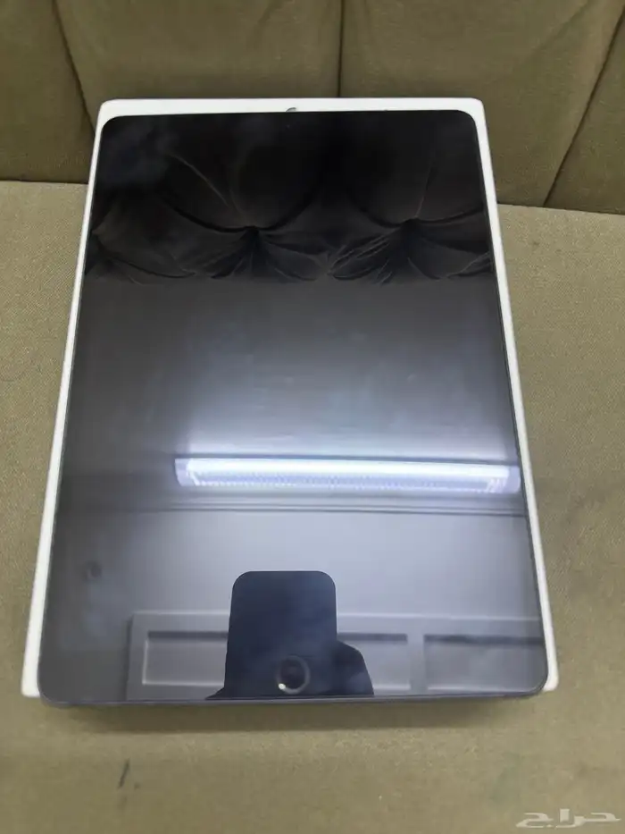 للبيع ايباد اير 3 اللون فضي بذاكرة 256 قيقا يدعم شريحه 1