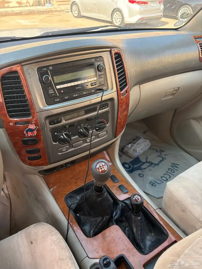 للبيع لاندكروزر Gxr 2005 قير عادي شرط 10