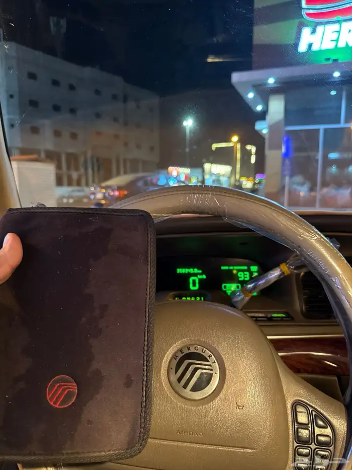 فورد جراند ماركيز 2001 نظيفة 100 62