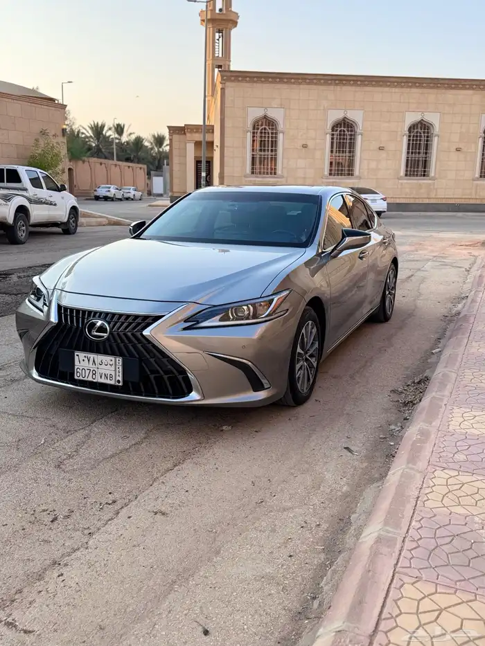 للبيع لكزس 23 نظيف 4
