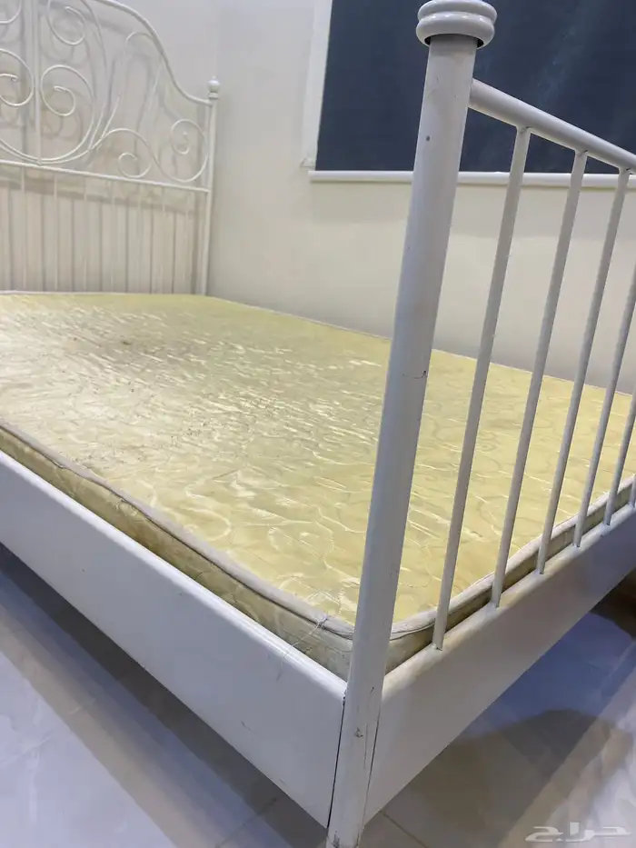 سرير من ايكيا ابيض نفر ونص 2