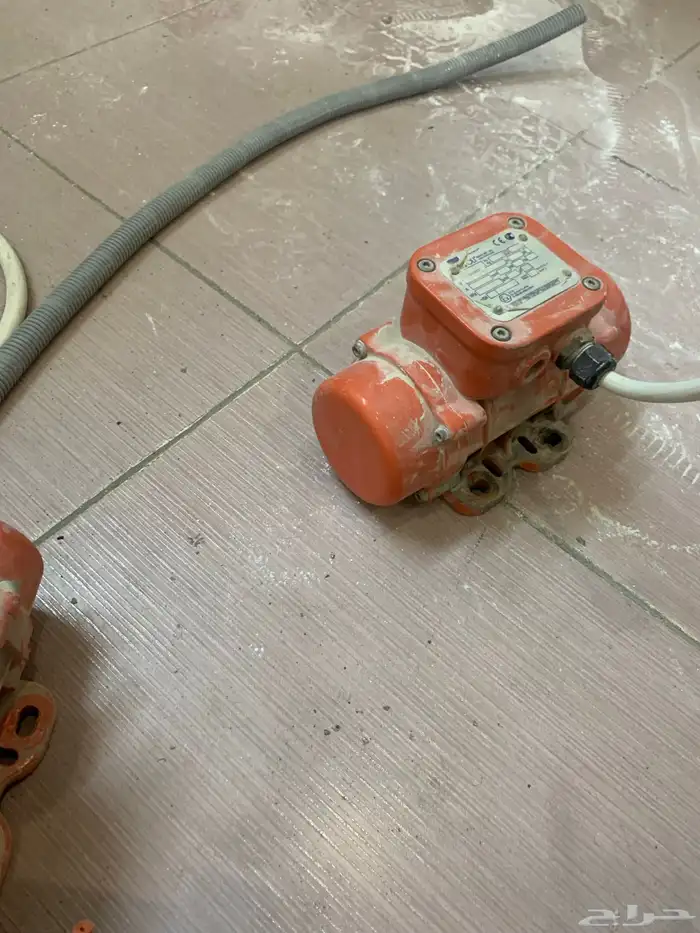 هزاز و قوالب صب رخام صناعي 2