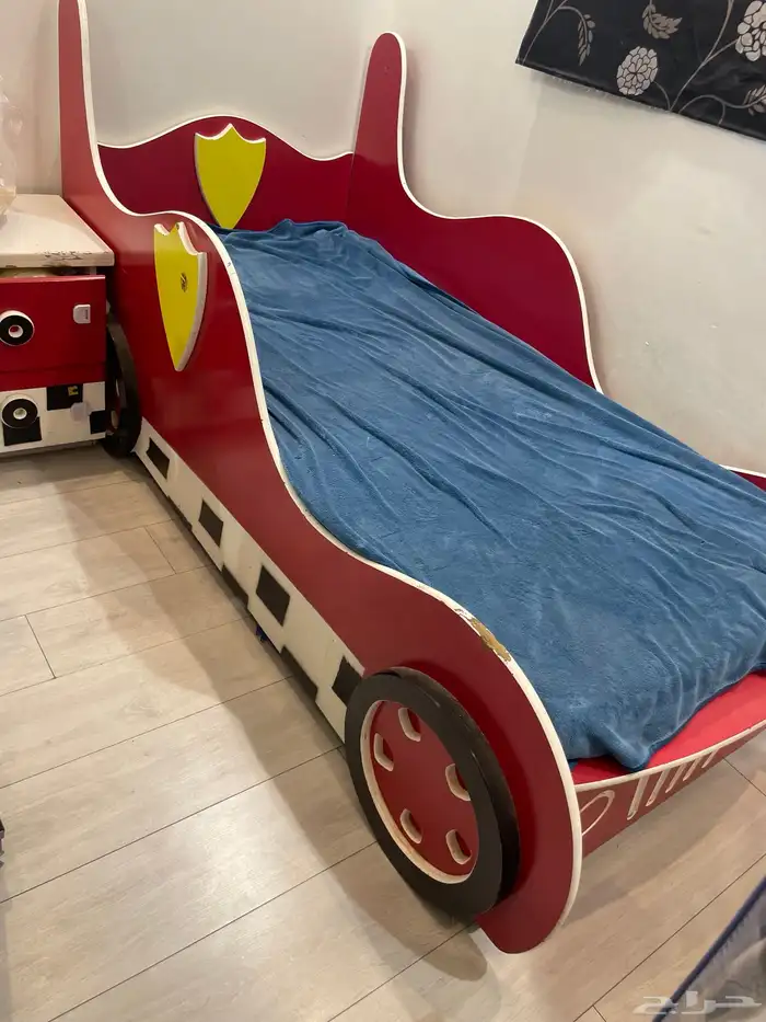 غرفة نوم أطفال 1 سرير 2 كمودينه و دولاب ملابس ودولاب صغير 0