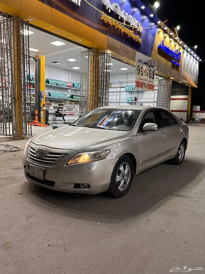 كامري 2007 قير توماتيك نظيفة للبيع مع لوحتها شبه مميزه 1