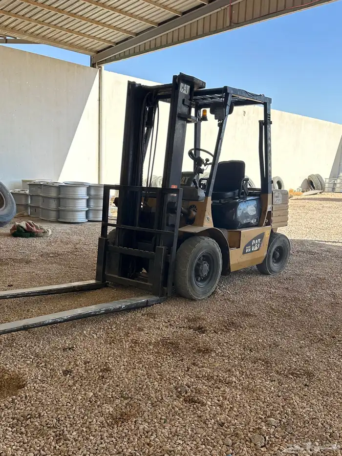 فوركلفت كتربلر 2001م نظيف 0