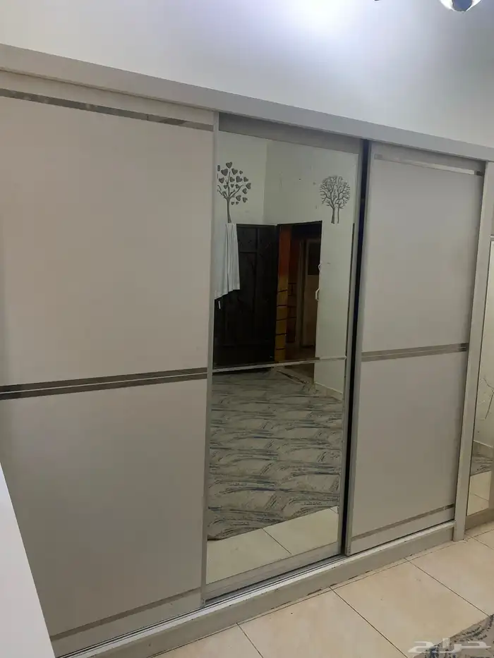 ثلاثه دواليب للبيع ومكينتين رياضيه على السوم التواصل واتس 1