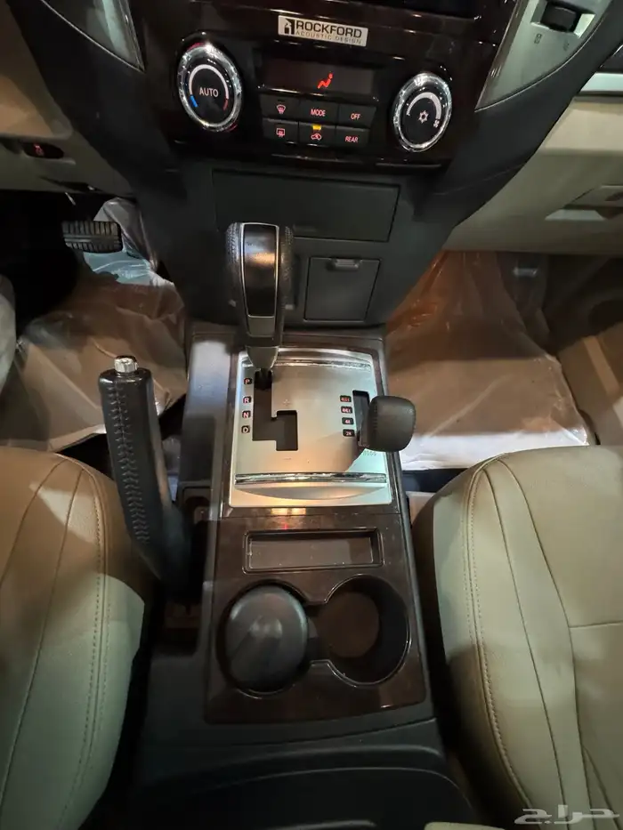 ميتسوبيشي باجيرو فل كامل علامه ذهبيه 20