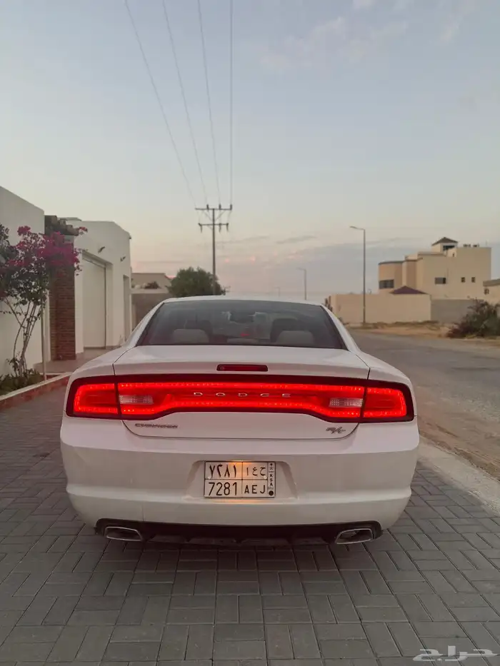 دودج تشارجر 2014 نظيف 5