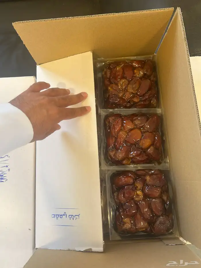 تمر صقعي وخضري وبرحي انتاج السنه 0