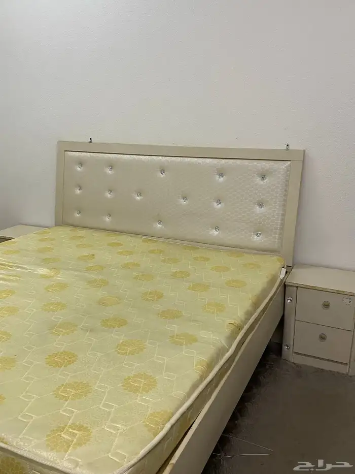 غرفة نوم للبيع نظيف استعمال نظيف 2