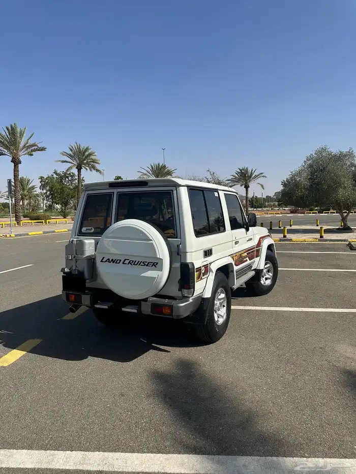 للبيع جيب تويوتا مصندق - رفرف ونش 2