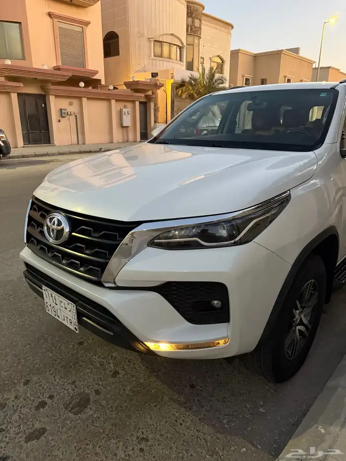 فورتشنر 2023 ماشي 105 الف وكاله 3