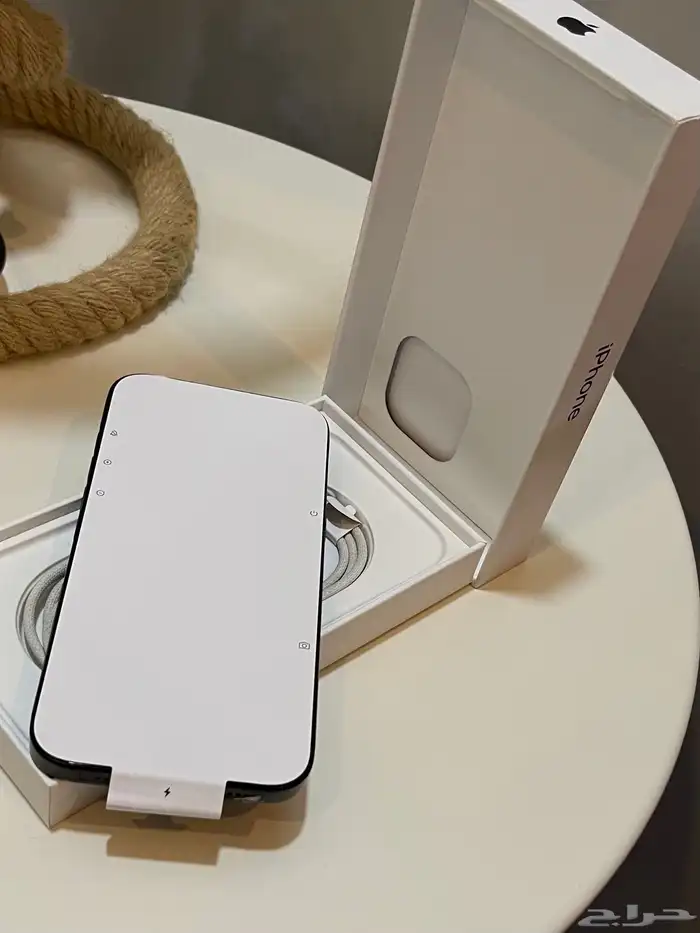 ايفون 16 برو ماكس 256GB بحالة الجديد 1