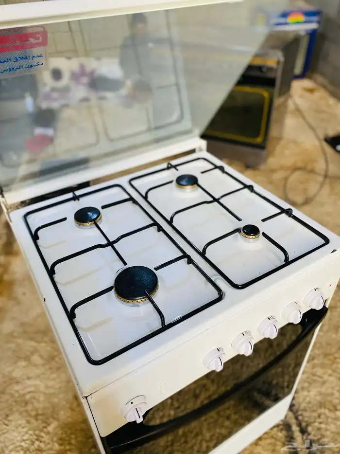 فني صيانه الافران في المنزل ويوجد سيارة 9