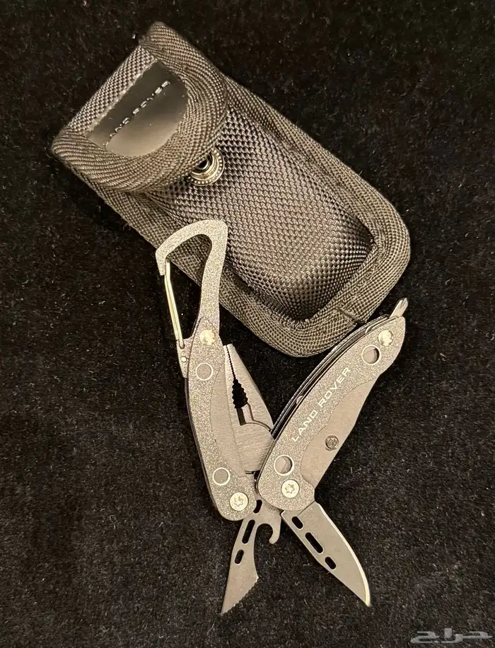 مجموعة اكسسوارات وكاتالوج حصري من لاندروفر Defender 35