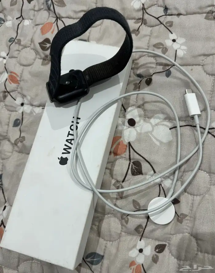 ساعة ابل لون اسود مقاس 40 مم Apple Watch  SE 1