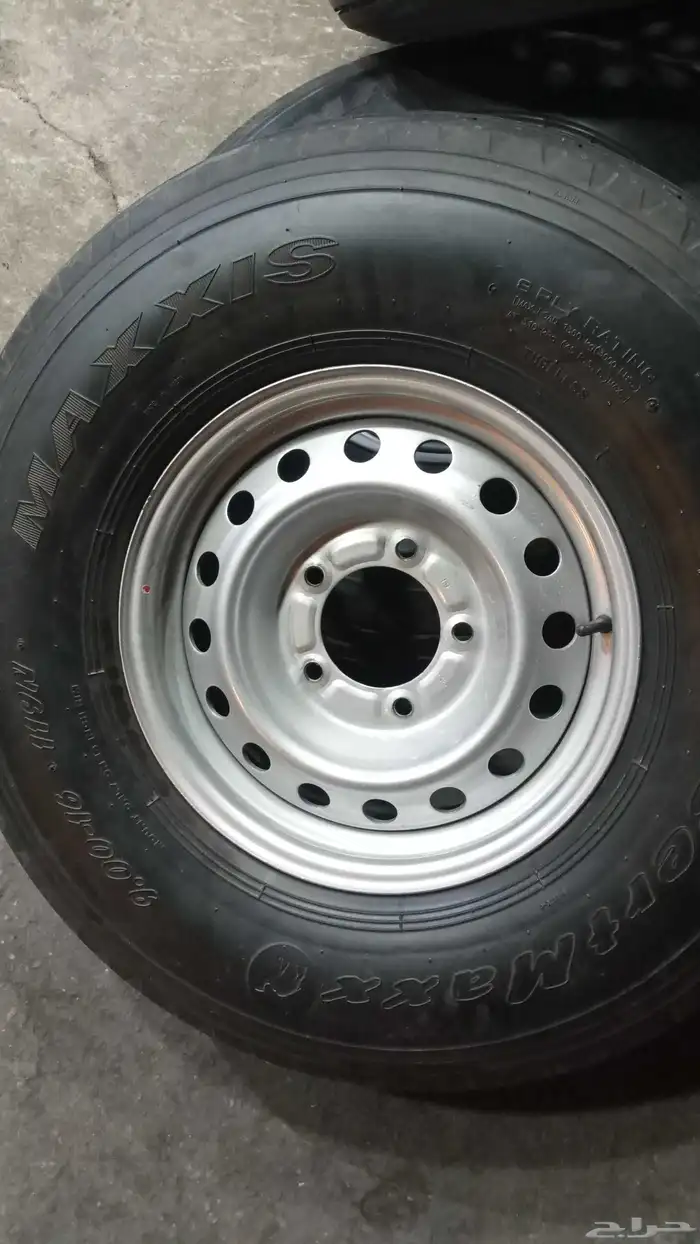 كفرات بالون 900 16ماكسس نظيفه بزرعه مع جنوط هلل 2