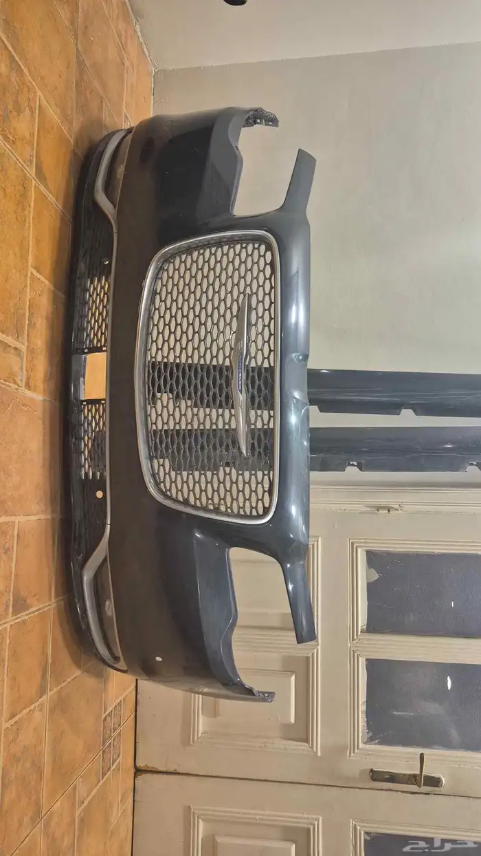 كرايسلر 18 صدام امامي كامل مع شبوك  دفيوزر خلفي  2سمكات 3