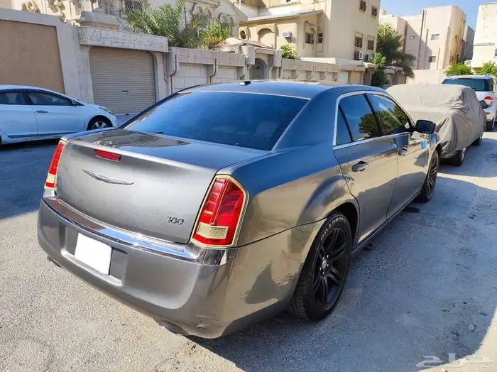 للبيع كرايسلر 2012 نظيف 2