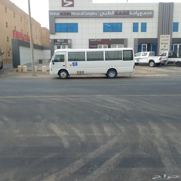 Toyota 2013 for rent لل ايجار مدرس  مستشف  مطعم شري   ايي م 6