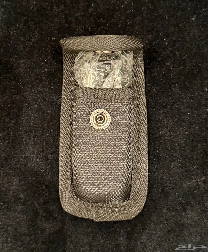 مجموعة اكسسوارات وكاتالوج حصري من لاندروفر Defender 32