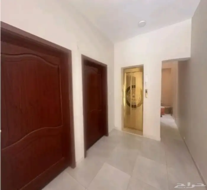 عمارة تجارية للبيع بالعزيزية 2