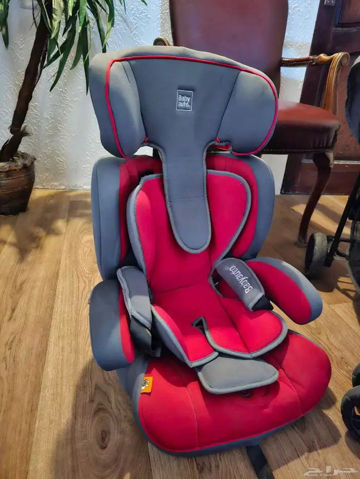 عربة اطفال ومشاية أطفال ومقعد سيارة مستعمل نظيف للبيع 1