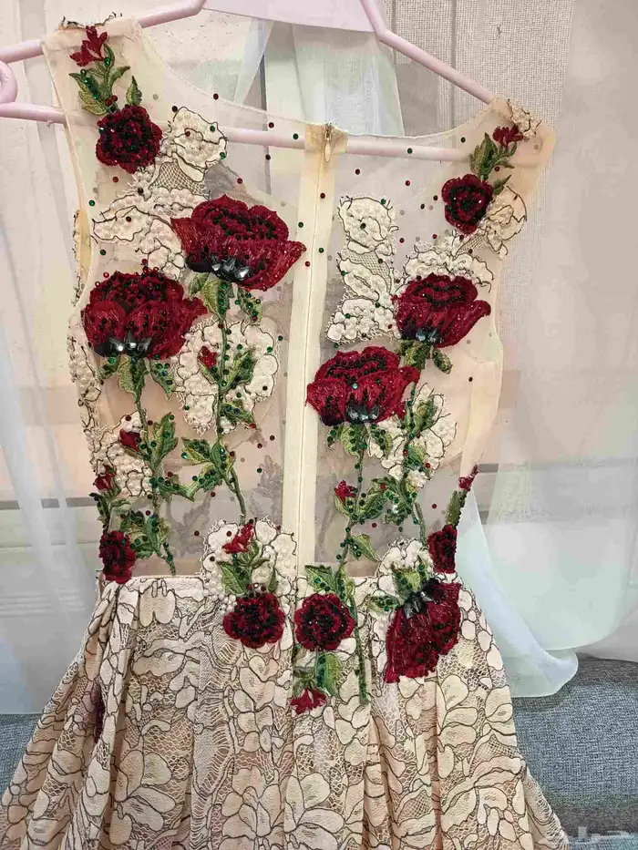 فساتين سهرات جديده استخدام مره واحده فقط 5