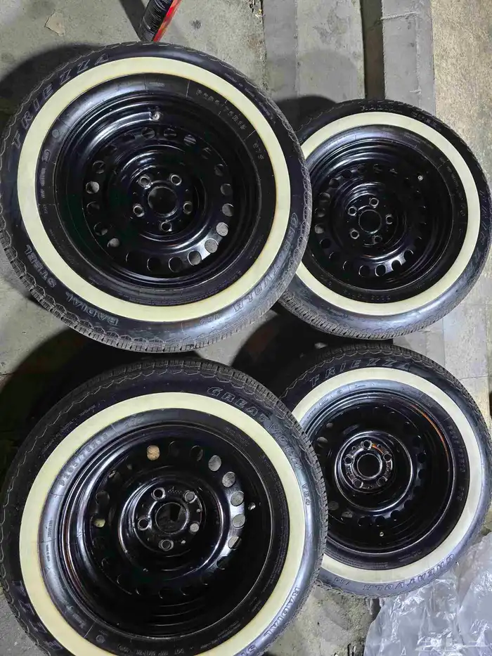 جنوط هيلكس مرسيدس مع كفرات مستخدم نضيف مقاس 205 75 1 0