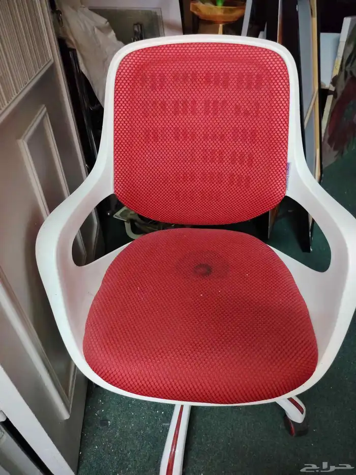 كرسيان مكتب وألعاب جديدان للبيع 0