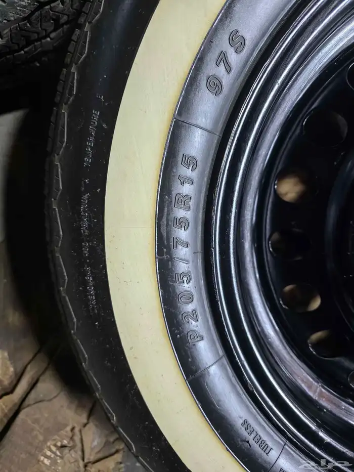 جنوط هيلكس مرسيدس مع كفرات مستخدم نضيف مقاس 205 75 1 7