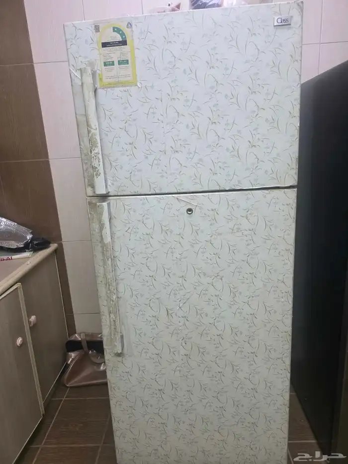 ثلاجه ( مجانى ) خربانه . الى محتاجها يجى يشيلها 0