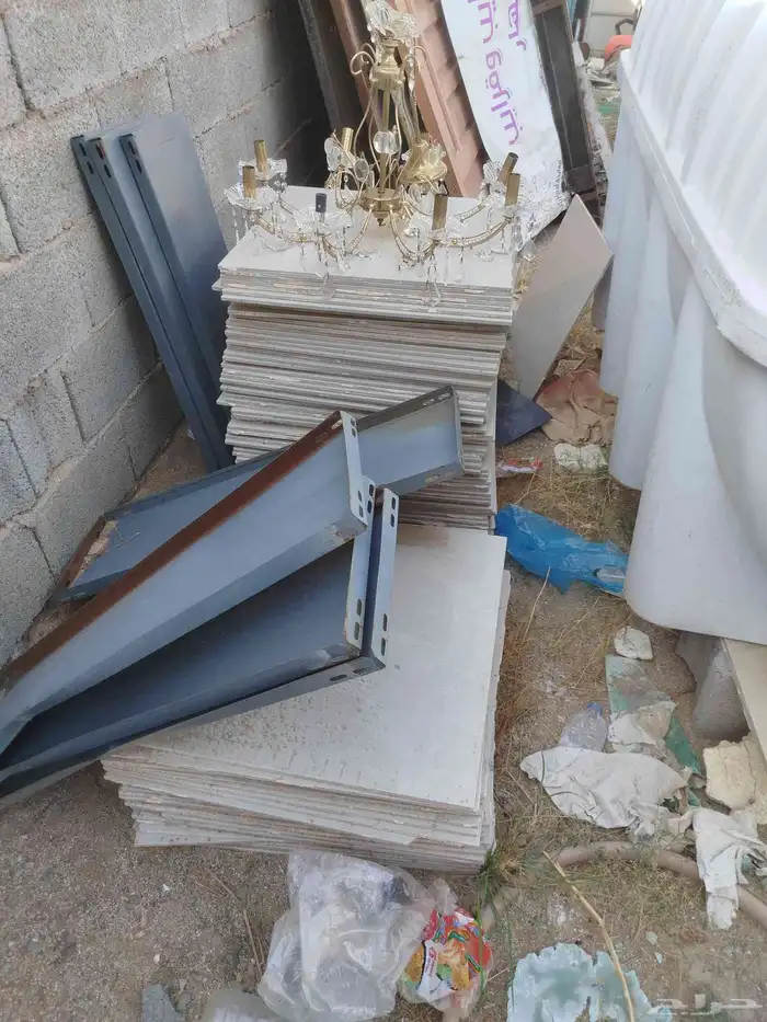 مجانا اللي يبغى خزان فين بيبر غلاس مفقوع من أسفل وسراميك 1