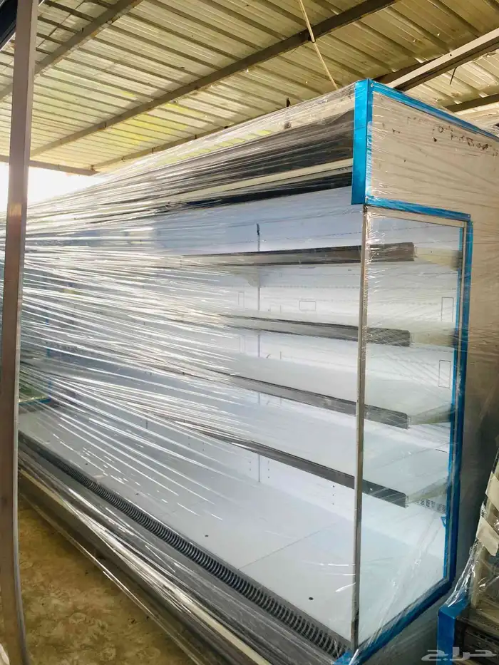 يوجد لدينا ثلاجات عرض خضار 2