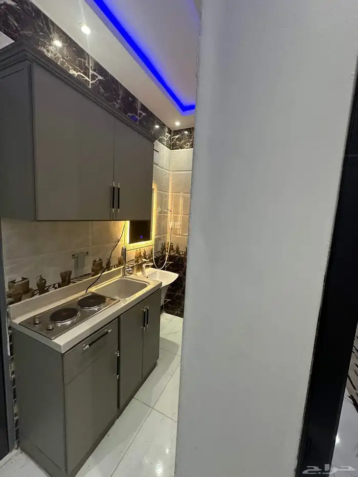 شقه موثثه شامل النت والكهرباء والماء 6