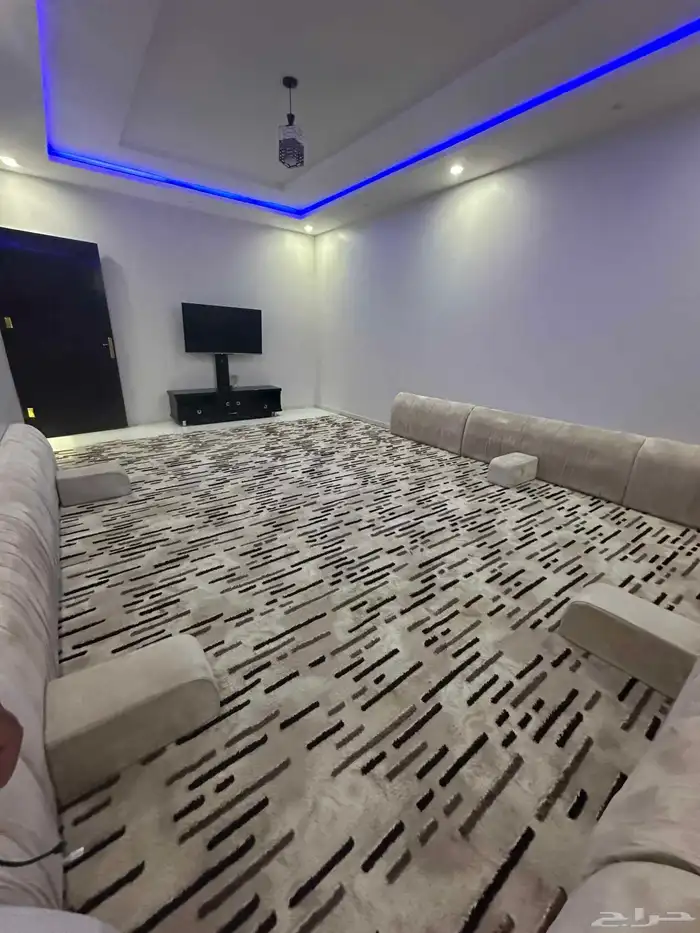 شقه موثثه شامل النت والكهرباء والماء 1