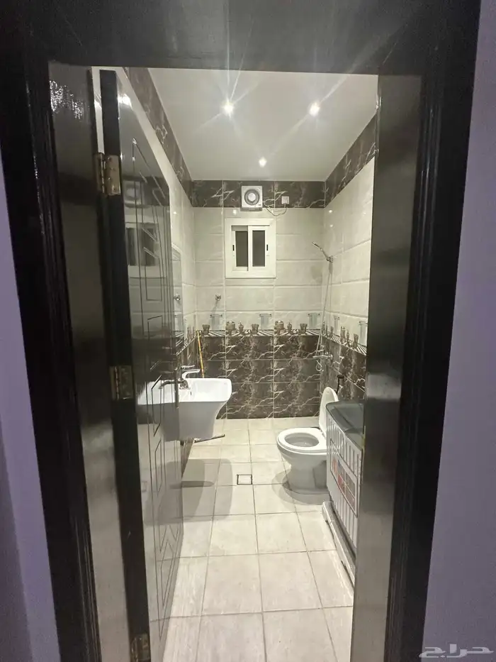 شقه موثثه شامل النت والكهرباء والماء 5