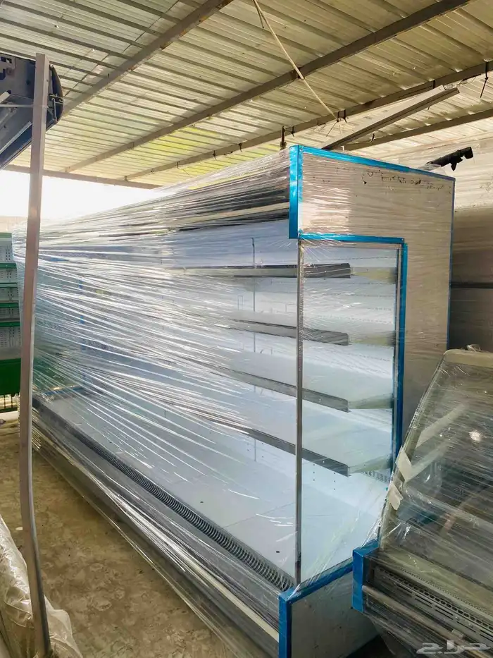 يوجد لدينا ثلاجات عرض خضار 3