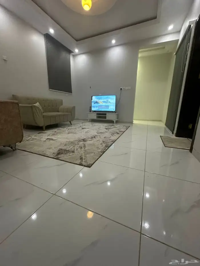 شقه موثثه شامل النت والكهرباء والماء 4